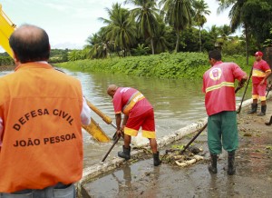 defesa civil - limpeza de rio (4)