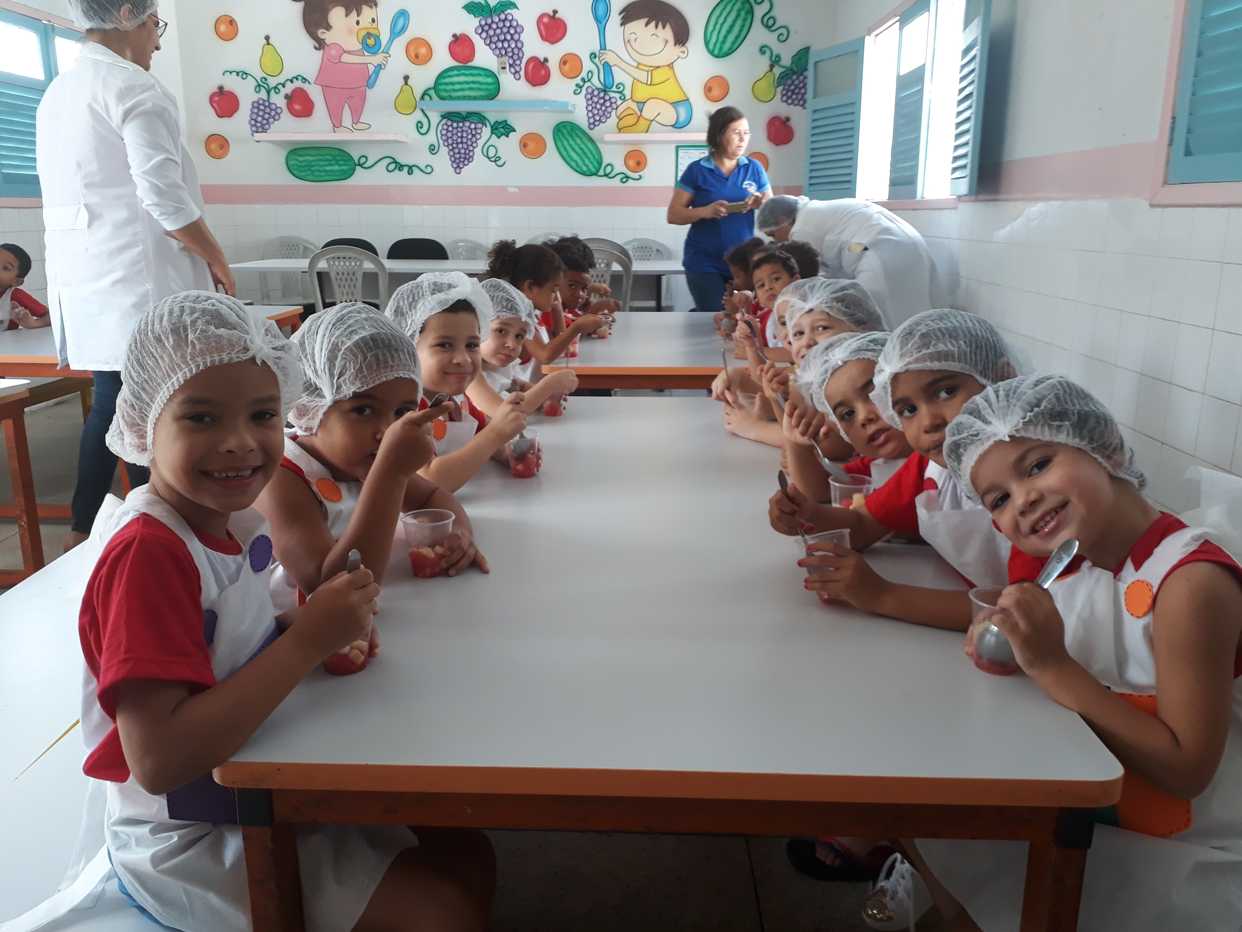 MANUAL DE ATIVIDADES DE EDUCAÇÃO NUTRICIONAL PARA PRÉ-ESCOLARES EM CRECHES